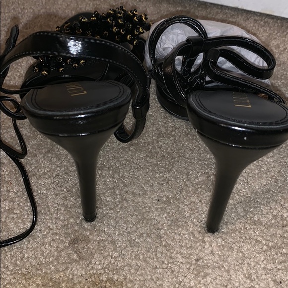 Beaded black and gold tie up heel, never worn. - Picture 4 of 5